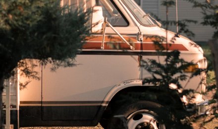 The Future of 12V Parking Air Conditioning: Solar Power and Smart Climate Control